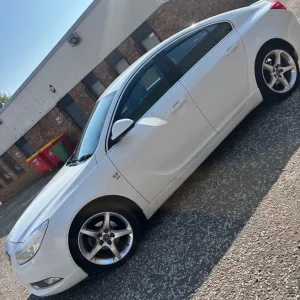2013 Vauxhall Insignia hatchback - Image 5