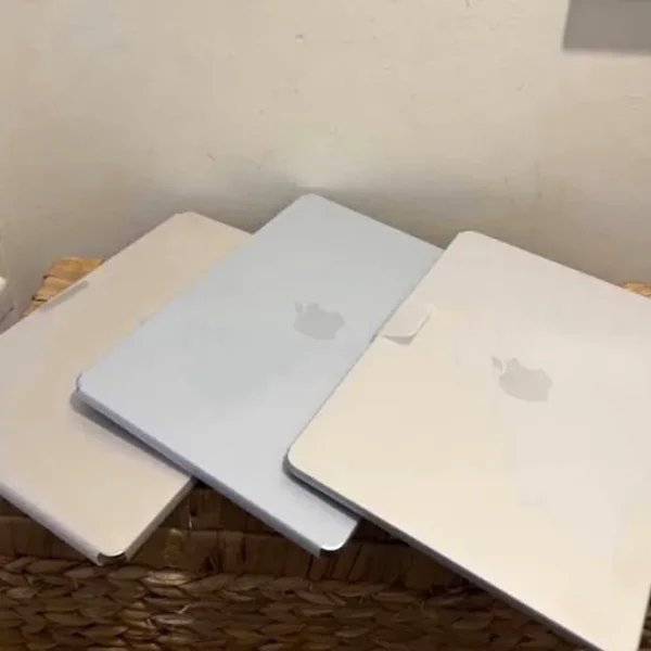 Apple MacBook Air M4 256GB Starlight