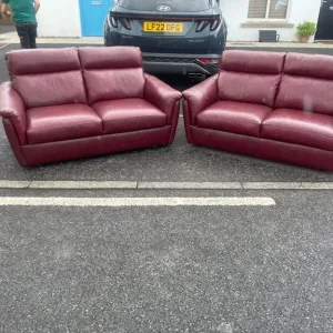 3 and 2 seater sofa in thick leather - Image 5