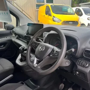 2020 Vauxhall Combo 2300 1.5 Turbo D 100ps H1 Sportive Van Panel Van Diesel Manual - Image 2