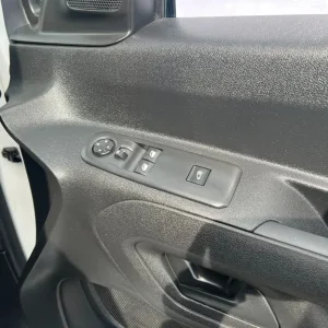 2020 Vauxhall Combo 2300 1.5 Turbo D 100ps H1 Sportive Van Panel Van Diesel Manual - Image 3