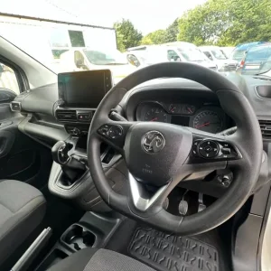 2020 Vauxhall Combo 2300 1.5 Turbo D 100ps H1 Sportive Van Panel Van Diesel Manual - Image 7