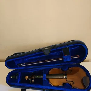 Stentor 1/2 Violin with Gig Bag and Wooden Bow - Image 2
