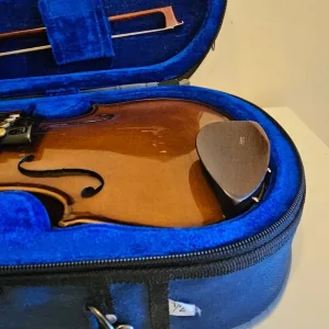 Stentor 1/2 Violin with Gig Bag and Wooden Bow - Image 6