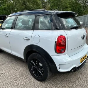2014 Mini Countryman 2.0 Diesel 5-door - Image 6