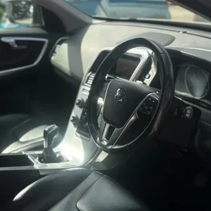 2017 Volvo XC60 D4 Estate with Leather Seats and Navigation - Image 8