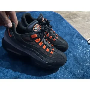 Men’s 110’s size 8.5