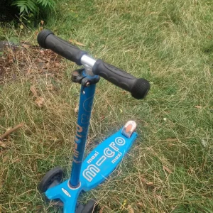 Maxi Micro Deluxe Scooter Turquoise