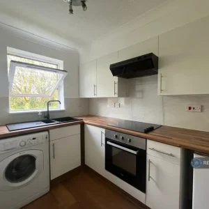 1 bedroom flat in Hamilton Court, Seaton, East Devon