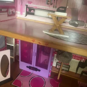 Large dolls house - Image 7