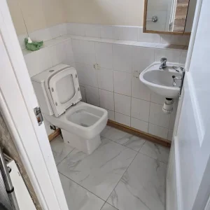 4 Bedroom House - Image 7