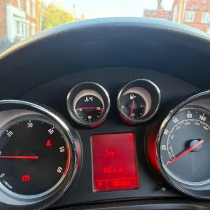 2011 Vauxhall Insignia hatchback - Image 6