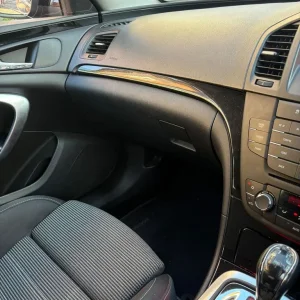 2011 Vauxhall Insignia hatchback - Image 8