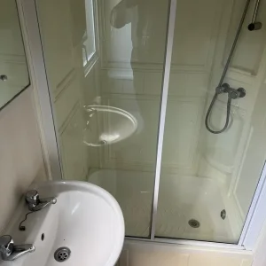 37 Static mobile winterised double glazed lounge kitchen - Image 2