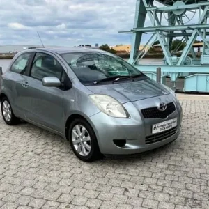 2007 Toyota Yaris 1.3 VVT-i Zinc 3dr MMT Hatchback Petrol Automatic - Image 2