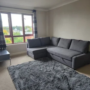 Part Furnished 2-Bed Flat on Third Floor