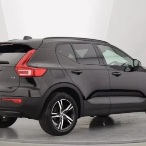 2021 Volvo XC40 T3 R-Design Manual Estate Petrol with Climate Pack and Navigation - Image 2