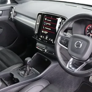 2021 Volvo XC40 T3 R-Design Manual Estate Petrol with Climate Pack and Navigation - Image 4