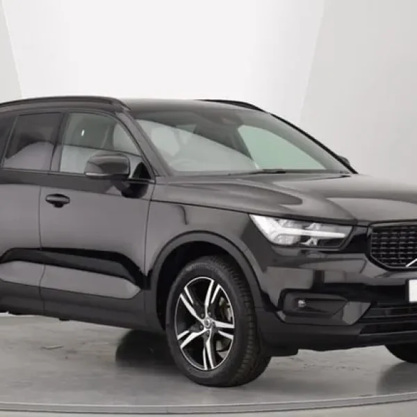 2021 Volvo XC40 T3 R-Design Manual Estate Petrol with Climate Pack and Navigation