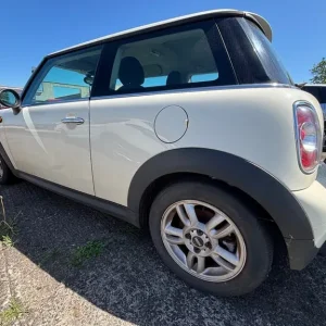 2012 Mini Hatchback 3-door manual - Image 3