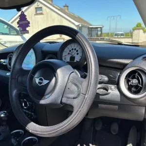 2012 Mini Hatchback 3-door manual - Image 4