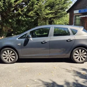 Vauxhall Astra 2.0 CDTi ecoFLEX Elite 2013 - Image 6