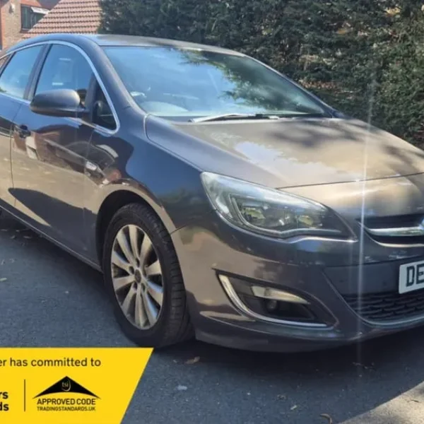Vauxhall Astra 2.0 CDTi ecoFLEX Elite 2013