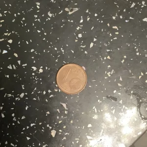 Loads of coins - Image 8