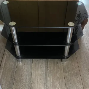 Black glass tv stand
