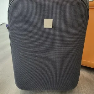 4 suitcases, various sizes - Image 2