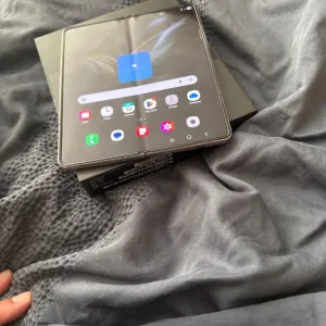Samsung Galaxy Z Fold 4 1TB dual sim gold - Image 8