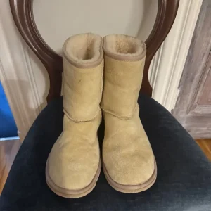 Uggs Men Size 9 - Image 3
