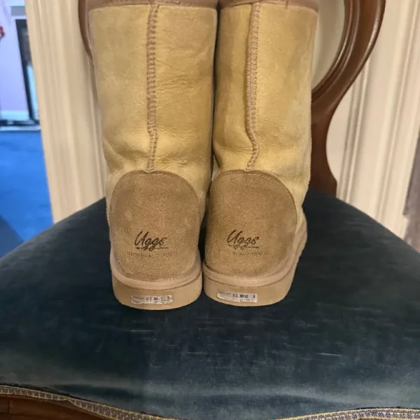 Uggs Men Size 9