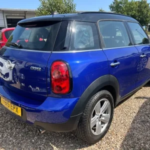 2015 MINI Countryman 1.6 Cooper 5-door hatchback petrol manual - Image 3