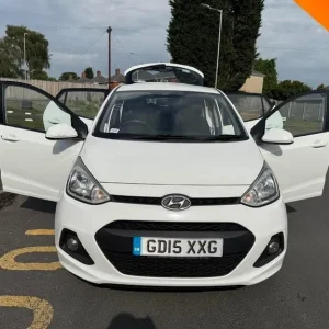 2015 Hyundai i10 1.0 SE Euro 5 5-door hatchback petrol manual - Image 2