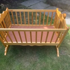 Swing cot with mattress and baby bath