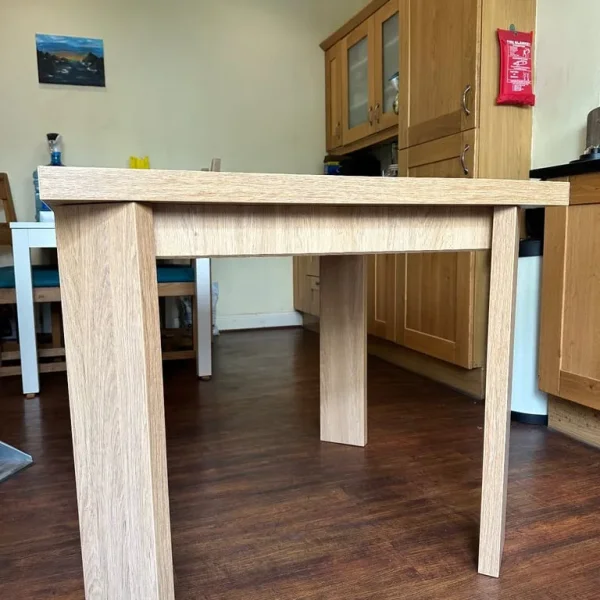 Dining Table Great condition