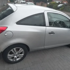 Vauxhall Corsa 2008 manual 3-door hatchback - Image 4