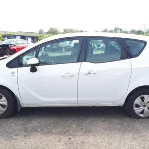 Vauxhall Meriva MK2 1.4 Petrol for parts - Image 2