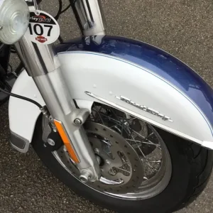 2015 Harley-Davidson FLHRC Road King Classic Teal and White Pearl - Image 2
