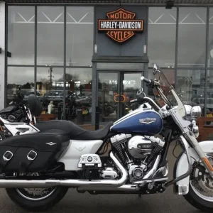 2015 Harley-Davidson FLHRC Road King Classic Teal and White Pearl