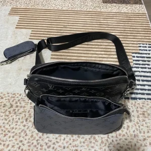 Louis Vuitton Men's Handbag - Image 6