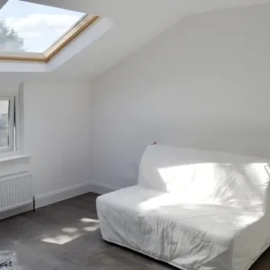 Large Spacious Studio with All Bills Covered - Image 3