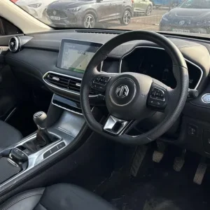 2024 MG HS 1.5 T-GDI Trophy Euro 6 5-door Estate - Image 7