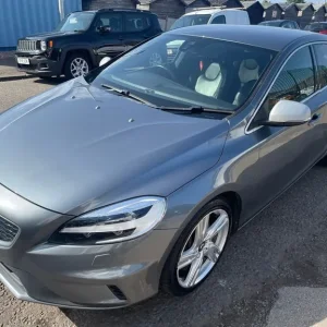 2017 Volvo V40 R-Design Pro D4 5-door Hatchback - Image 8