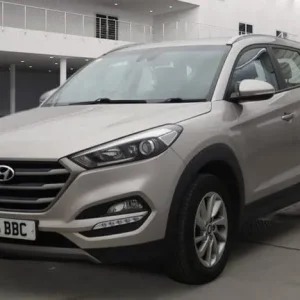 2016 Hyundai Tucson 1.7 CRDi Blue Drive SE Diesel Estate - Image 4