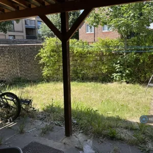1 bedroom in Canada Gardens, SE13 - Image 4
