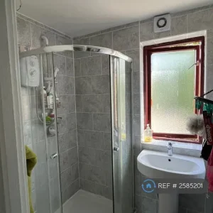 1 bedroom in Canada Gardens, SE13 - Image 8