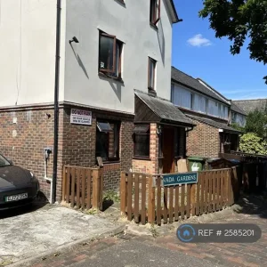 1 bedroom in Canada Gardens, SE13