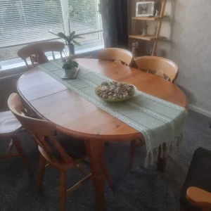 Extending Dining table and 6 chairs Solid wood - Image 5